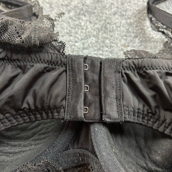 Victoria’s Secret women’s Black Dream Angels Lined Demi size: 34DDD - Picture 4 of 7